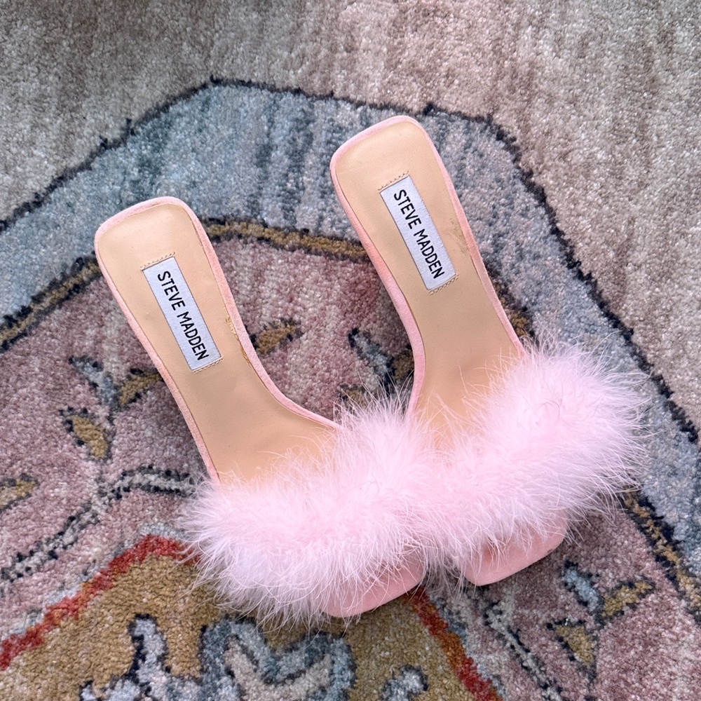 Steve Madden Pink Feathered kitten heels